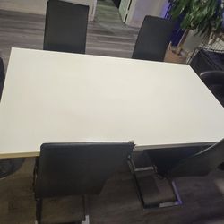 Free table And Chairs 