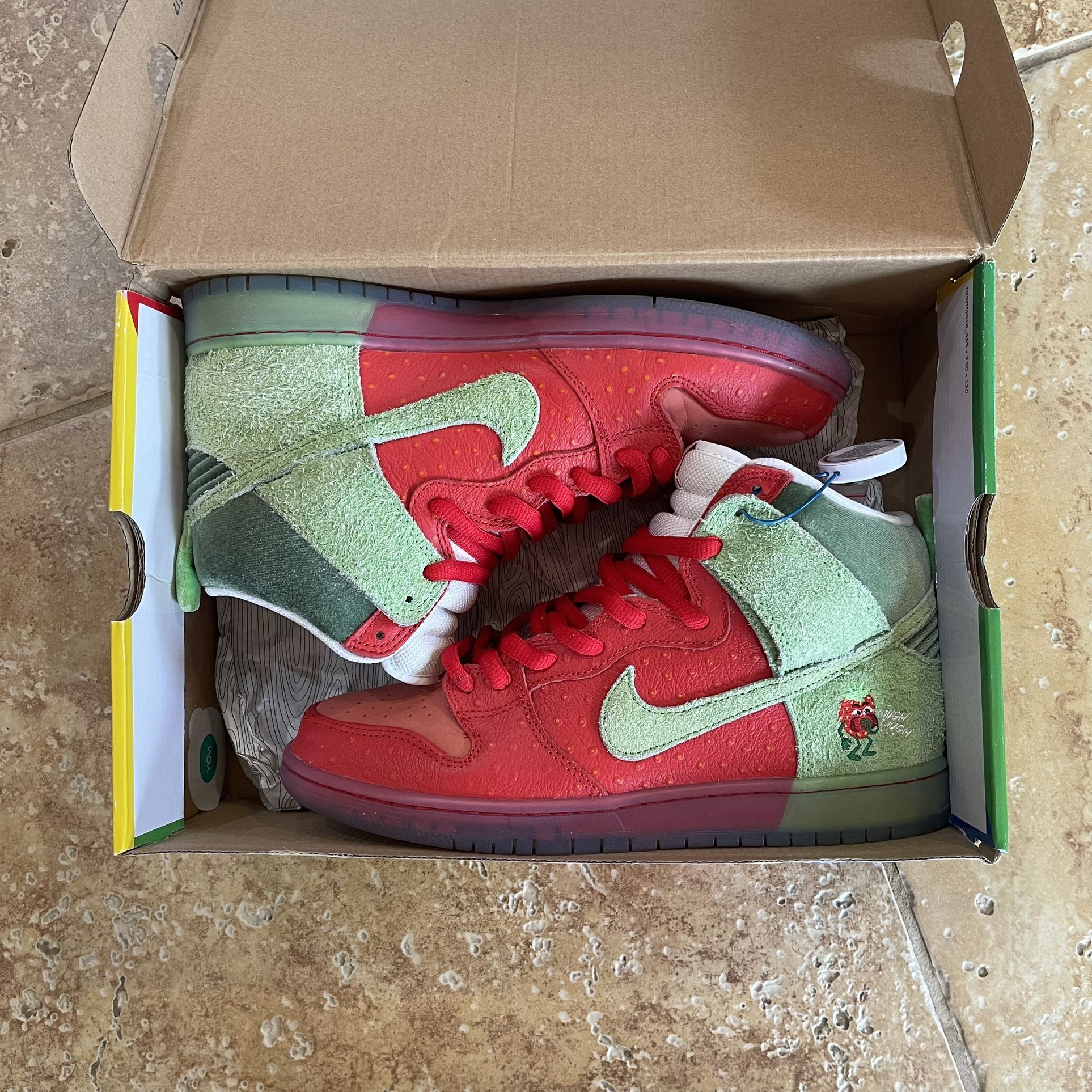 Size 10 - Nike SB Dunk High Pro QS Strawberry Cough