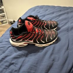 Nike Air max Plus, Black University Red