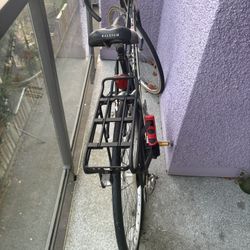 Vintage Raleigh 1970s Road Bike (for parts/restoration)