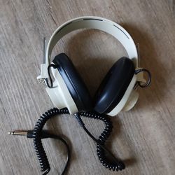 CALIFONE 2924AV-P Headphones With 1/4" Plug For Sale