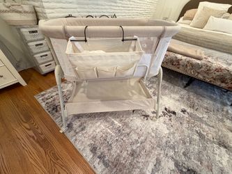 HARPPA Baby Bassinet – Excellent Condition – $100