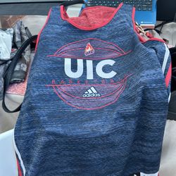 UIC Flames (University of Illinois Chicago).