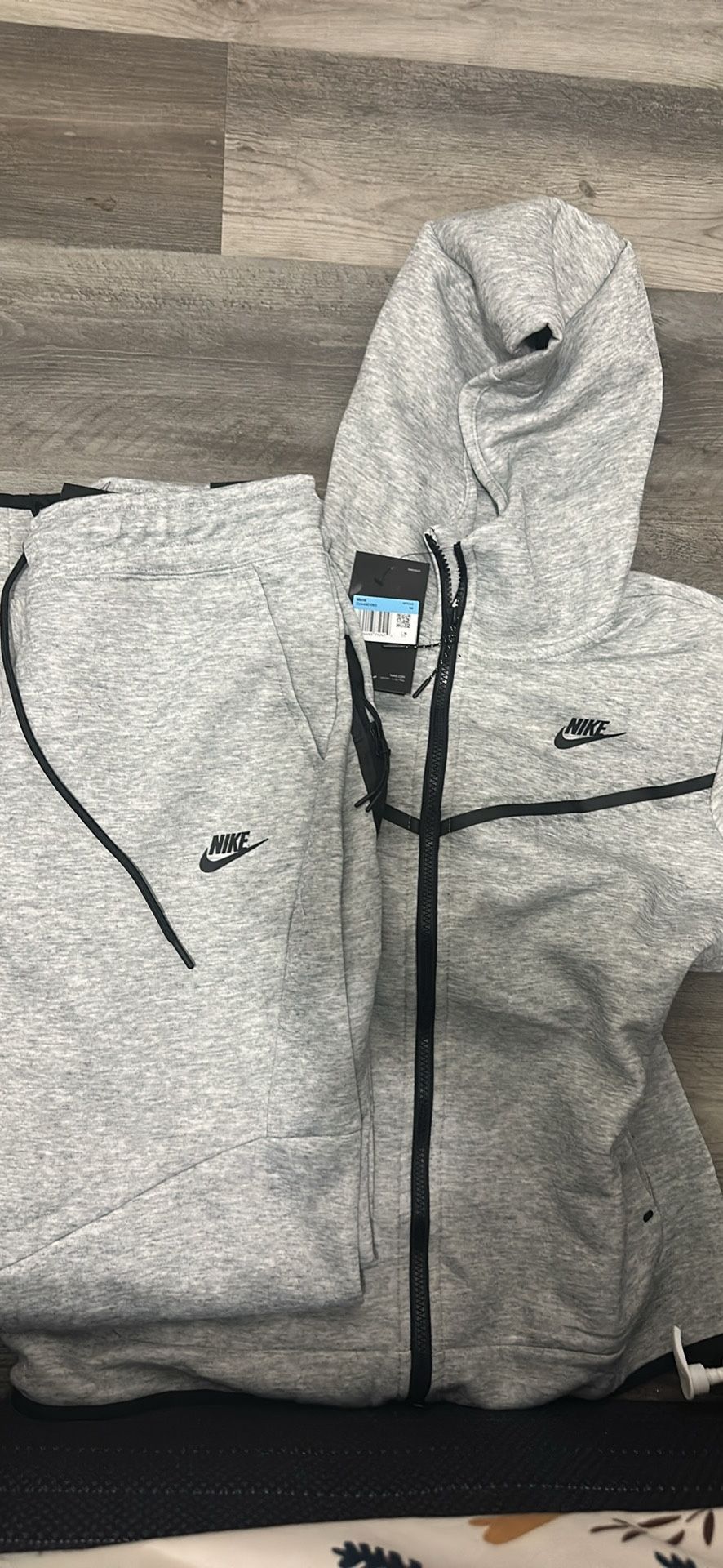 Gray Nike Tech men Size Medium