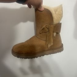 Uggs  Café Size 9 