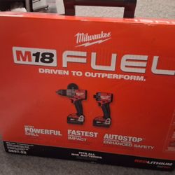 ××× NEW MILWAUKEEE DRILL SET