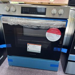 Stove, Oven Range 30’ Slide In Brand New 1 Year Warranty 