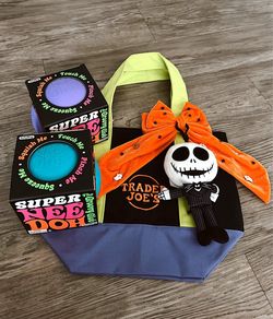halloween bag & needohs
