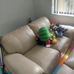 Leather Sofa From Rooms To Go 