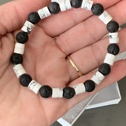 Howlite & Lava stone Stretchy bracelet 