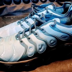 NIKE AIR MAX PLUS