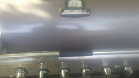 Brinkmann select 6 burner side burner with deep fryer holds up to 15 pounds of food