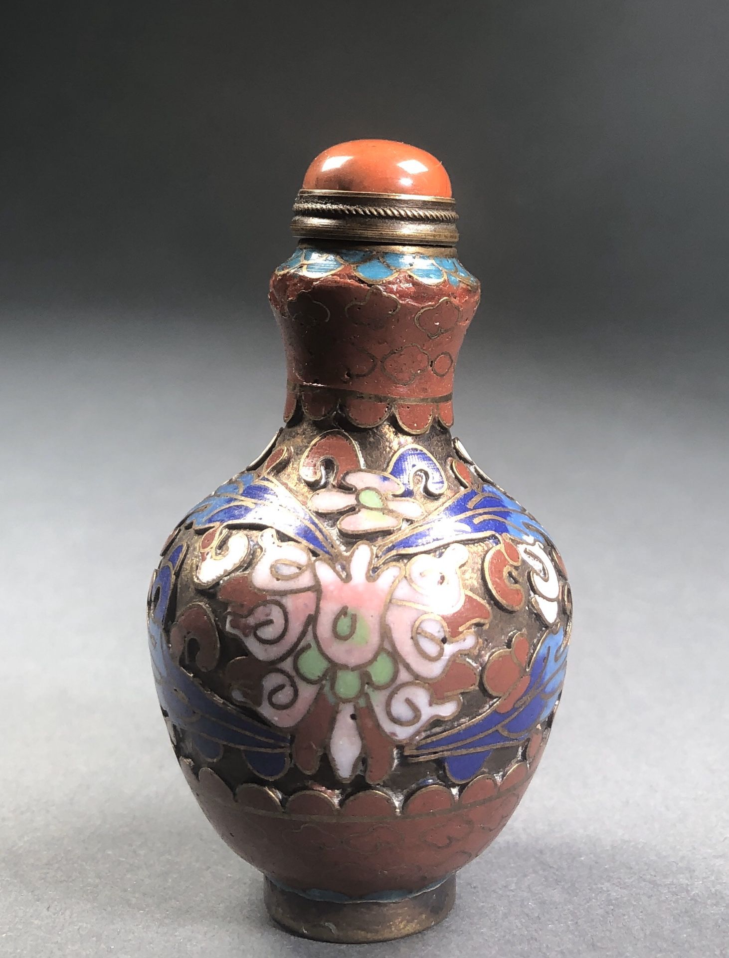 Antique Chinese Cloisonné enameled Snuff bottle