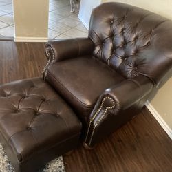 “Cigar” Style Lounge Chair With Ottoman 