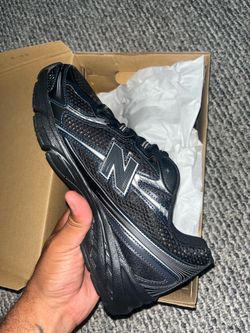 Size 9 new balance 740s