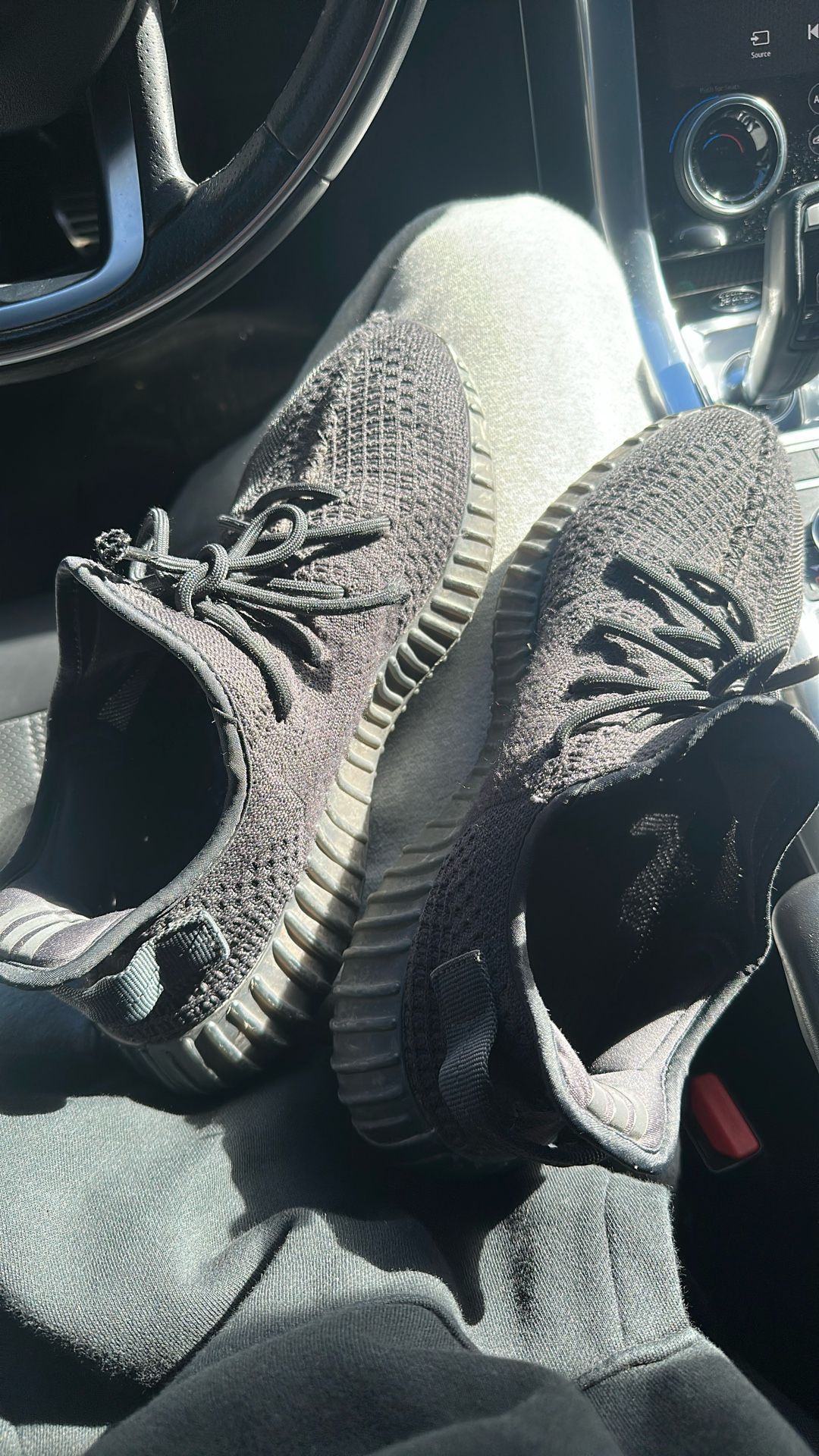 Yeezy 350 Onyx 