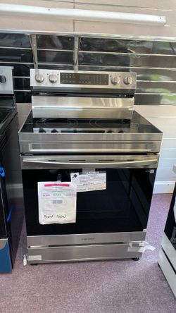 Samsung 40 in 5- burner Element smart freestanding electric range in stainless Steel with Wi-Fi and preheat 1 year warranty