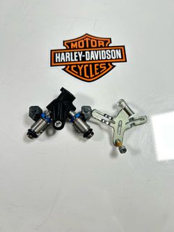 Harley-Davidson OEM Fuel Injectors Pair w/ Fuel Rail 27706-07 XL883 XL1200.BEST OFFER WELCOME. SM9KNT0498