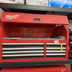 Milwaukee High Capacity 46 in. W x 22 in. D 8-Drawer Top Chest