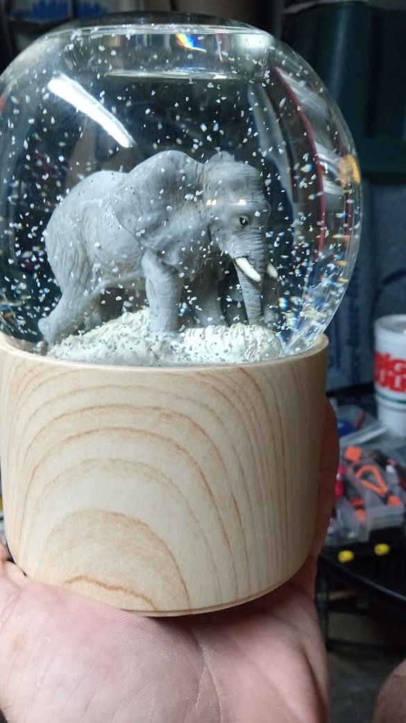 Partylite Snowglobe Tealight Candle Holder