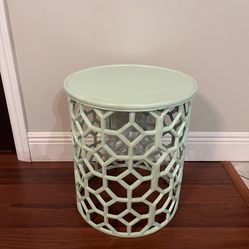 Green Mint Outdoor Side Table ( Cast Iron )