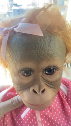 The Ashton-Drake galleries “Annabelle's hugs” monkey doll BRAND