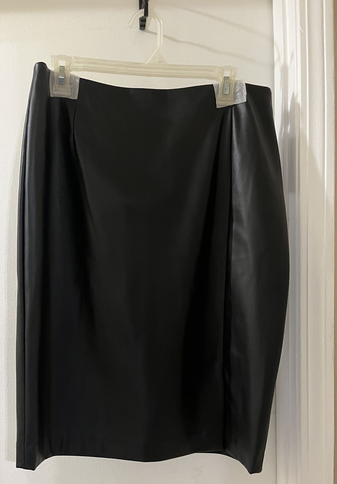 Woman’s Leather Skirt (sz12)