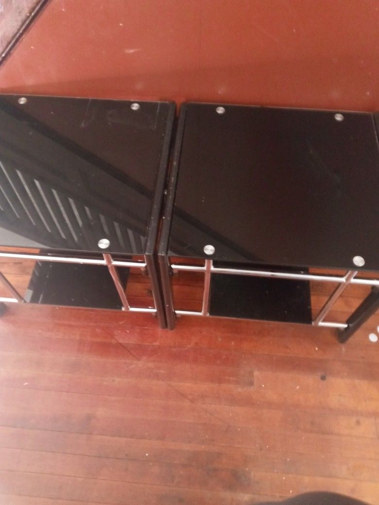2 End Tables ....few Scratches In Great Condition.