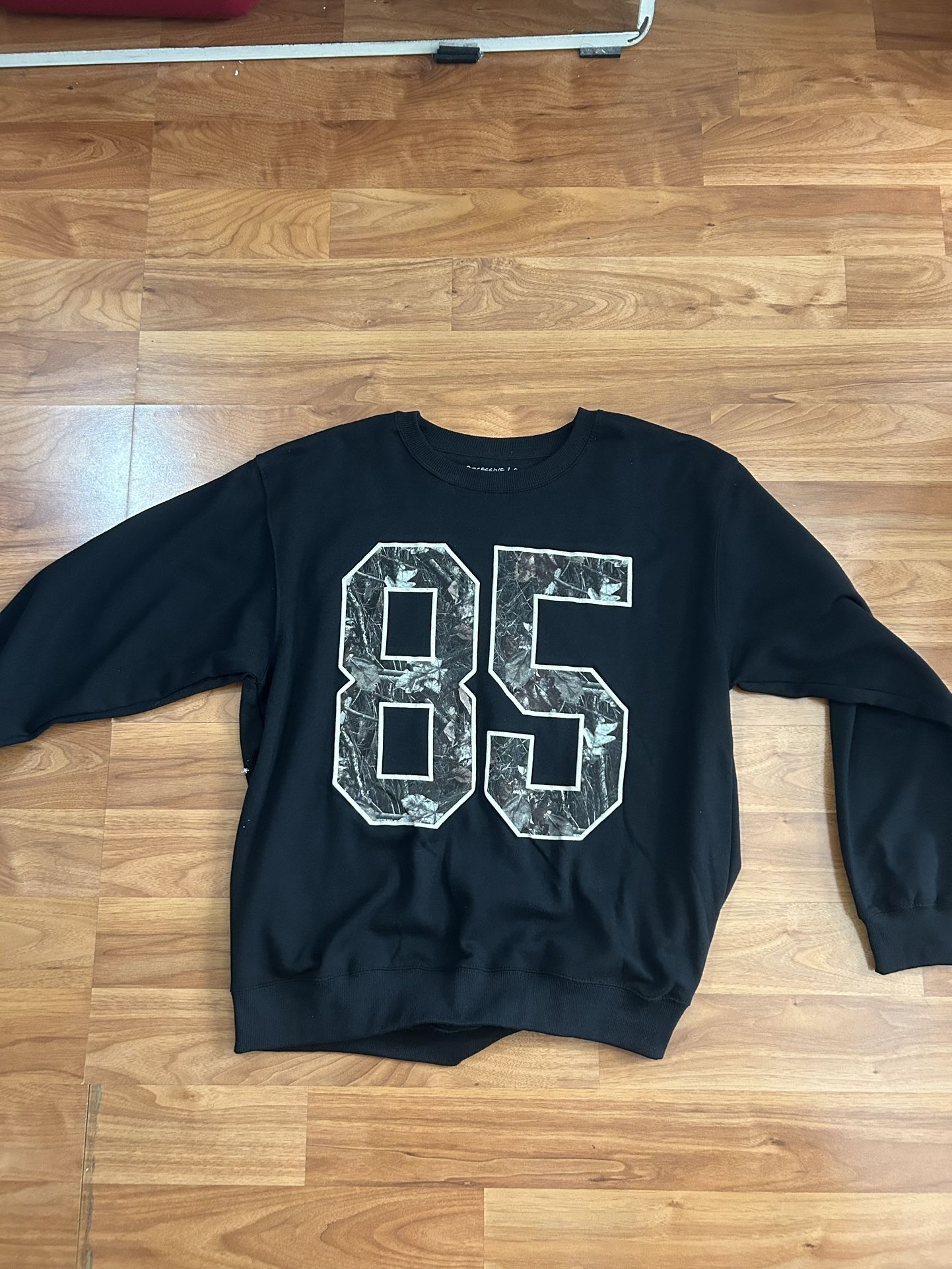 Women’s Camo Sweatshirt Large In Black
