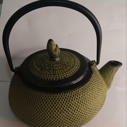 Vintage Japanese Cast Iron Teapot/Kettle/Jug Arare 7" Long In VG Condition 