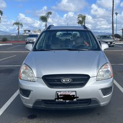 08 Kia Rondo