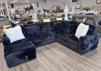 I'm selling a modular sectional sofa!!!/Ask for price 