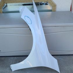 2018 - 2022 HONDA ACCORD LEFT FENDER DRIVER SIDE GENUINE USED OEM.  Y2