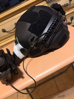 Night vision goggles mw tactical helmet