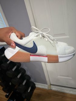 Nike Challenger Zoom Men’s 9 tennis shoes