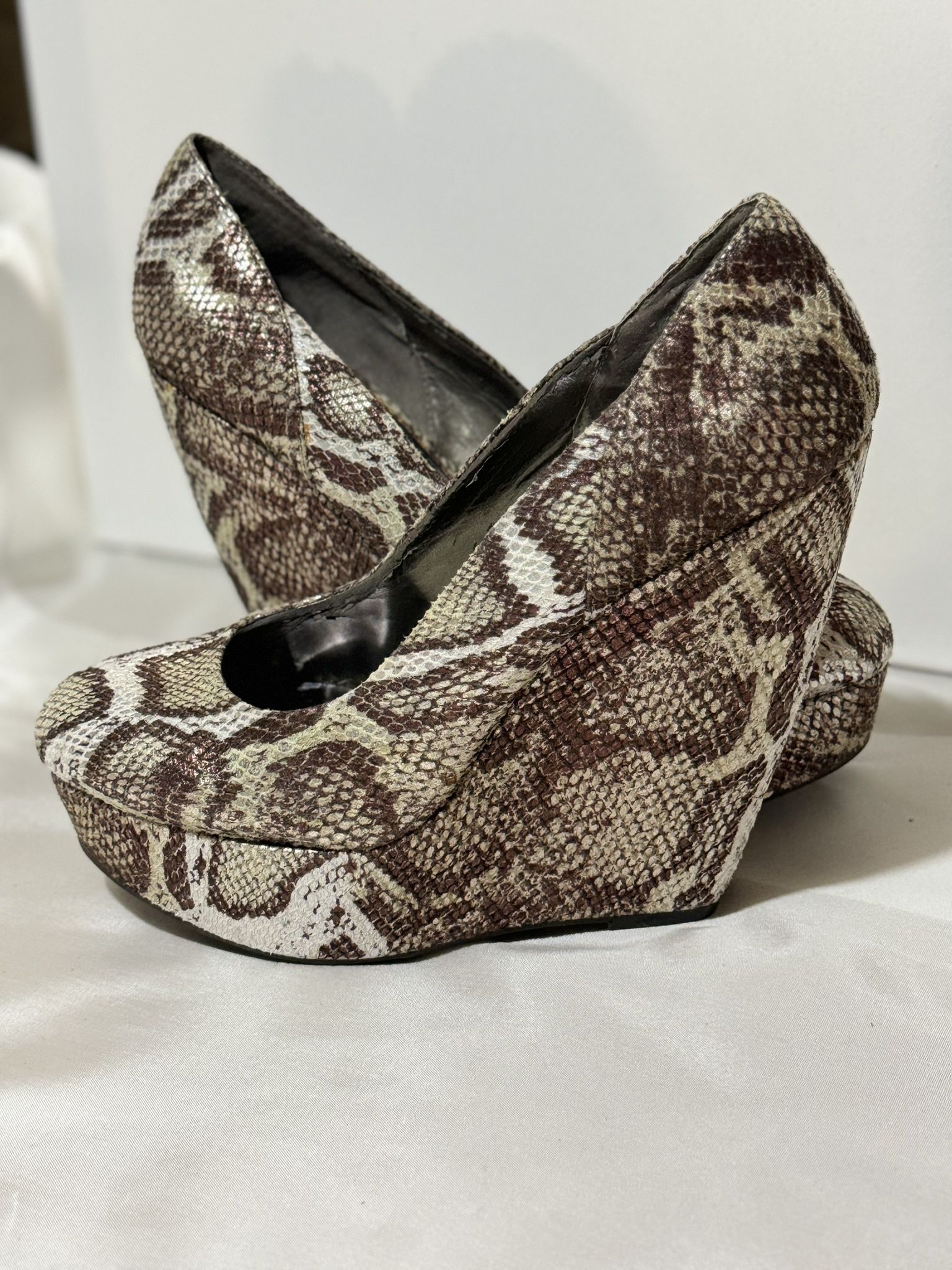 Carlos Santana Snake Skin Print Wedge