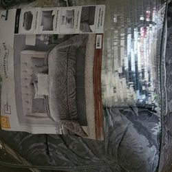 Brand new comforter set