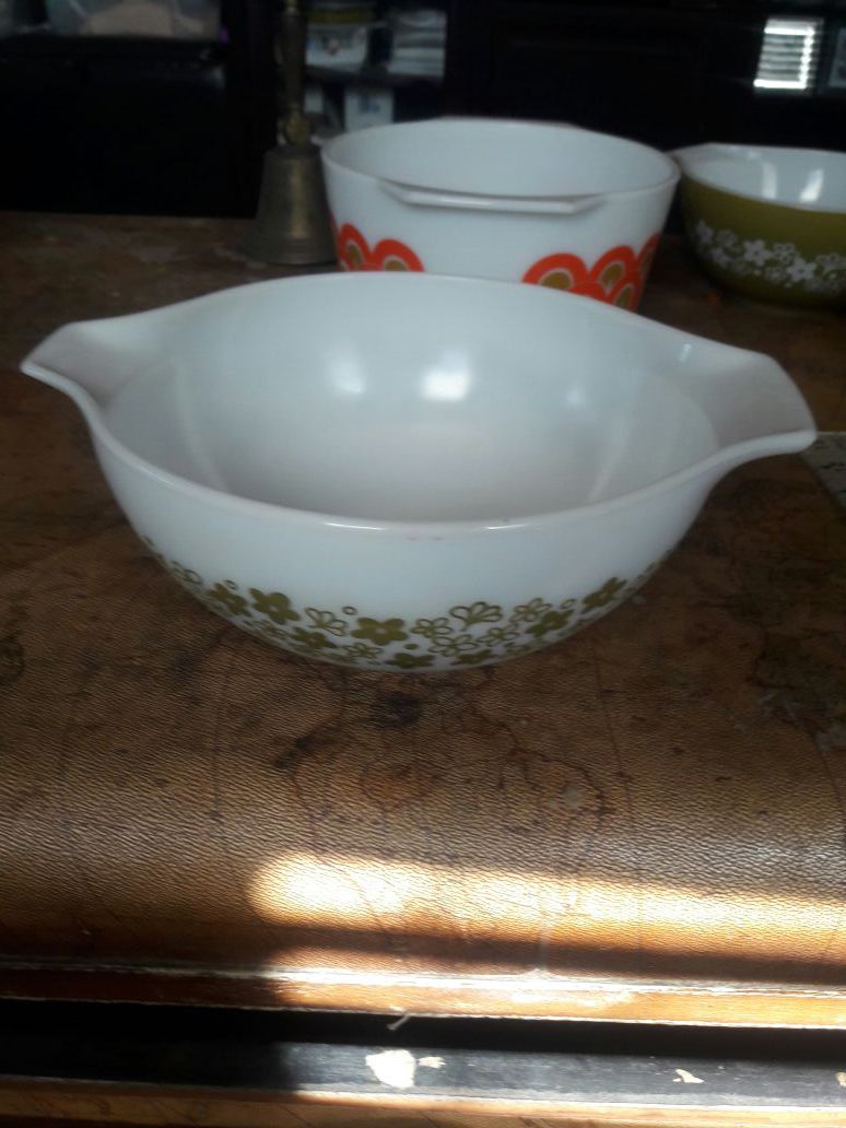 2 1/2 QT made 2 oven ware pyrex old style