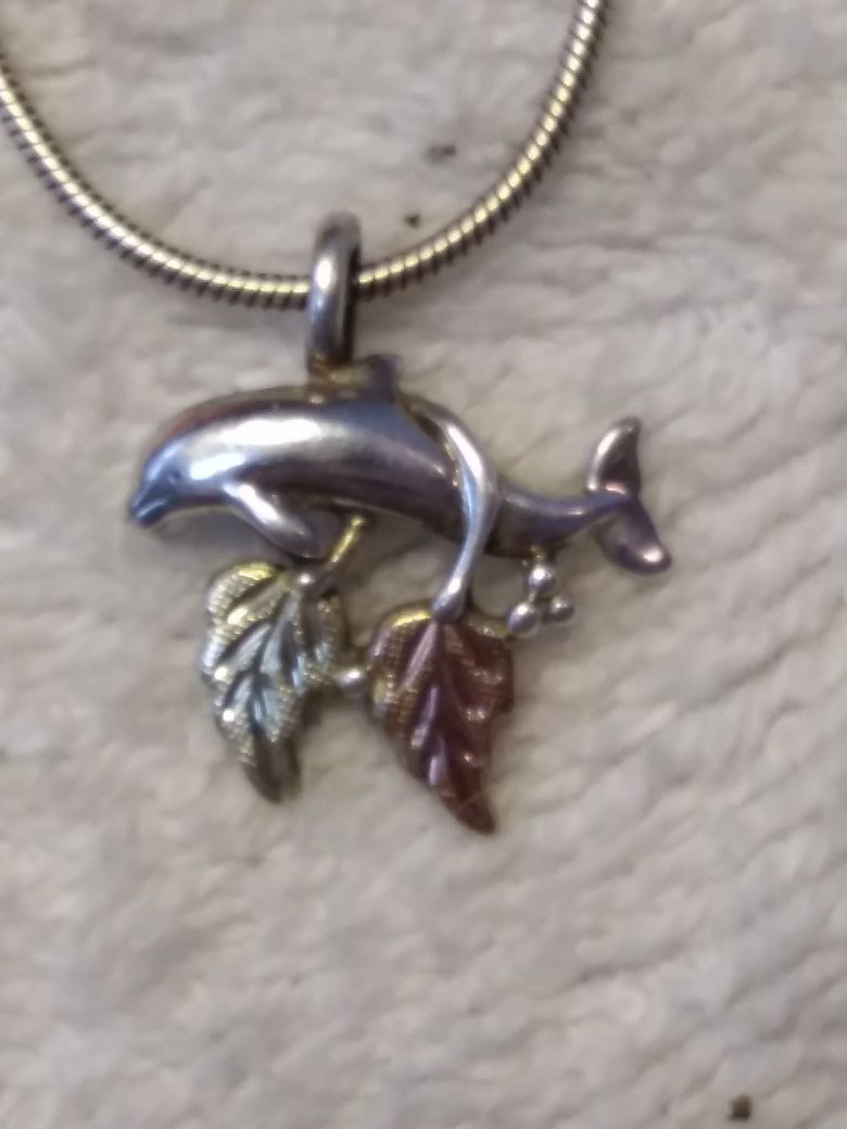 Sterling silver and gold porpoise with 16 inch 925 silver rope chain this and 4 other items
