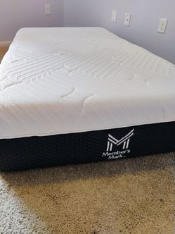 Member's Mark Twin Size Mattress – Like New"