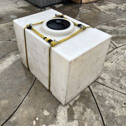 Large Liquid Tank Approx. 100 Gallons