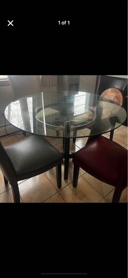 Dining Room With 4 Chairs