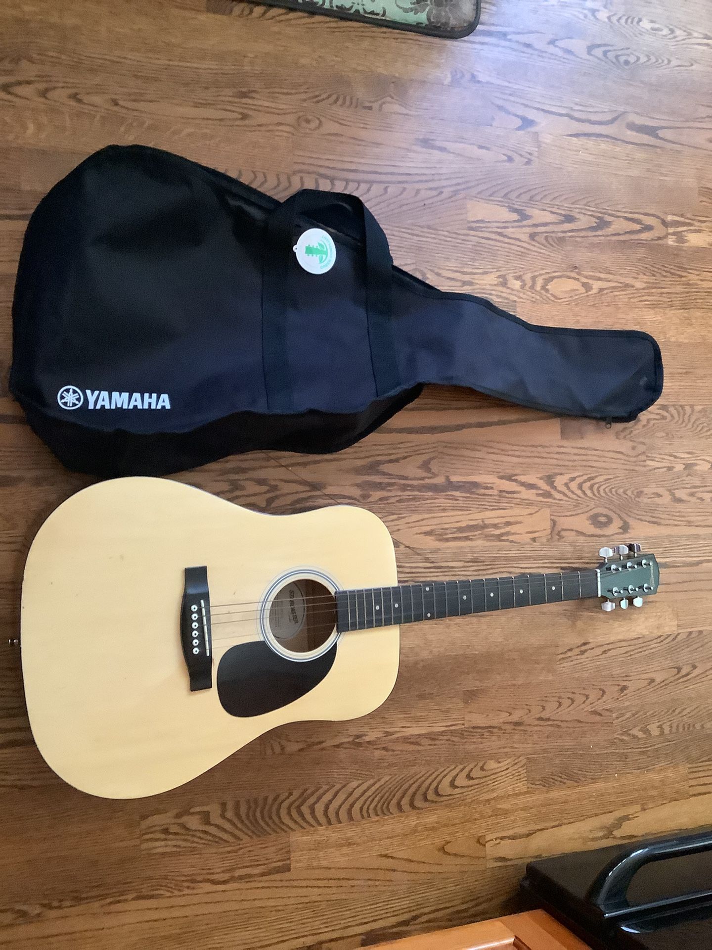 Yamaha Guitar With Soft Case ( Needs Repair Strings & Bridge Reglue! ). $50