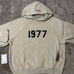 NEW Fear of God Essentials Wheat Hoodie (Size XS, S, L) 100% Authentic ✅