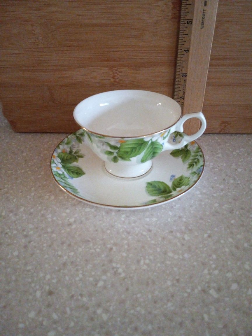 Gracie Bone China Cup & Saucer Set, Dogwood