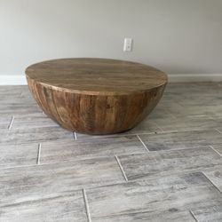 Solid wood Circular Coffee table 