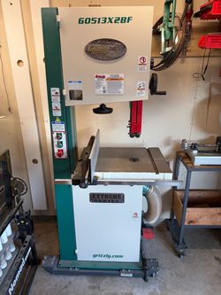 Grizzly 17” 2HP bandsaw with blades and mobile base