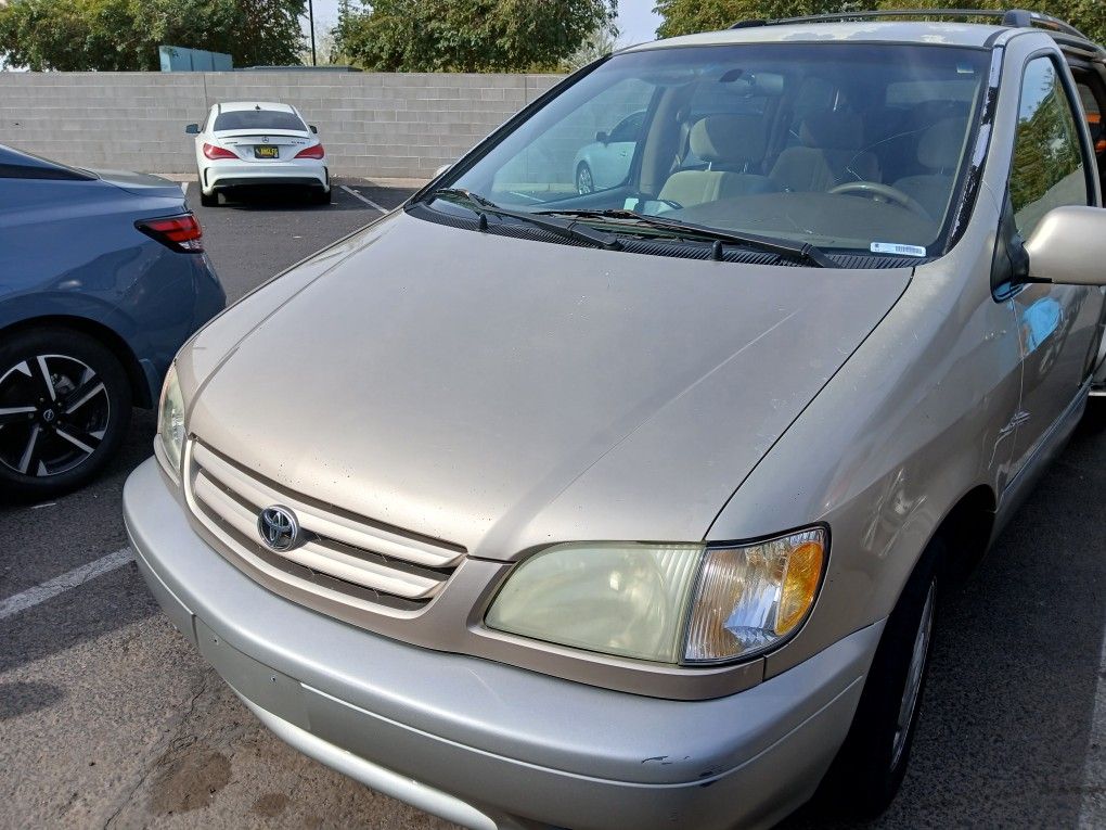 2002 Toyota Sienna
