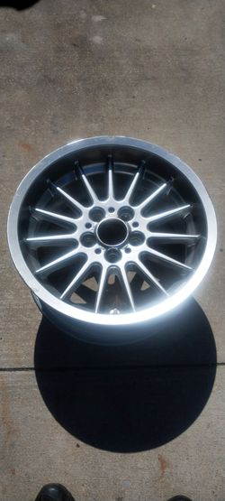 17" BMW Style 32 (1)17x8.0 et 20 / (1)17x9.0 et26 5x120