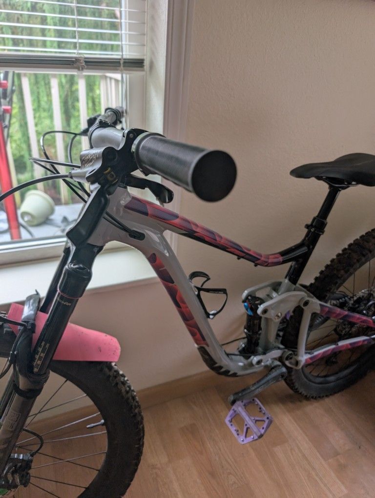 2022 Giant Trance X 3 27.5" Mountain Bike (New)